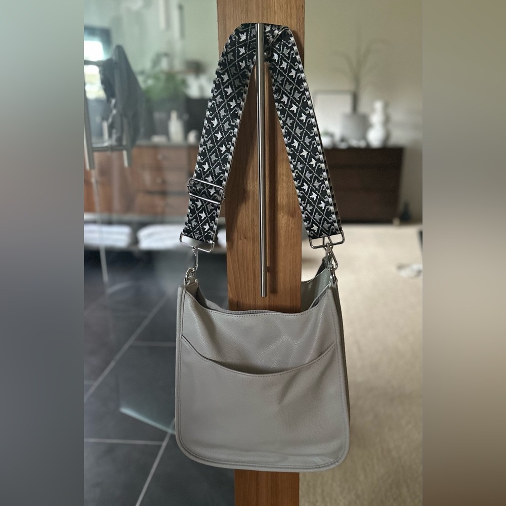 Vegan leather light grey crossbody bag